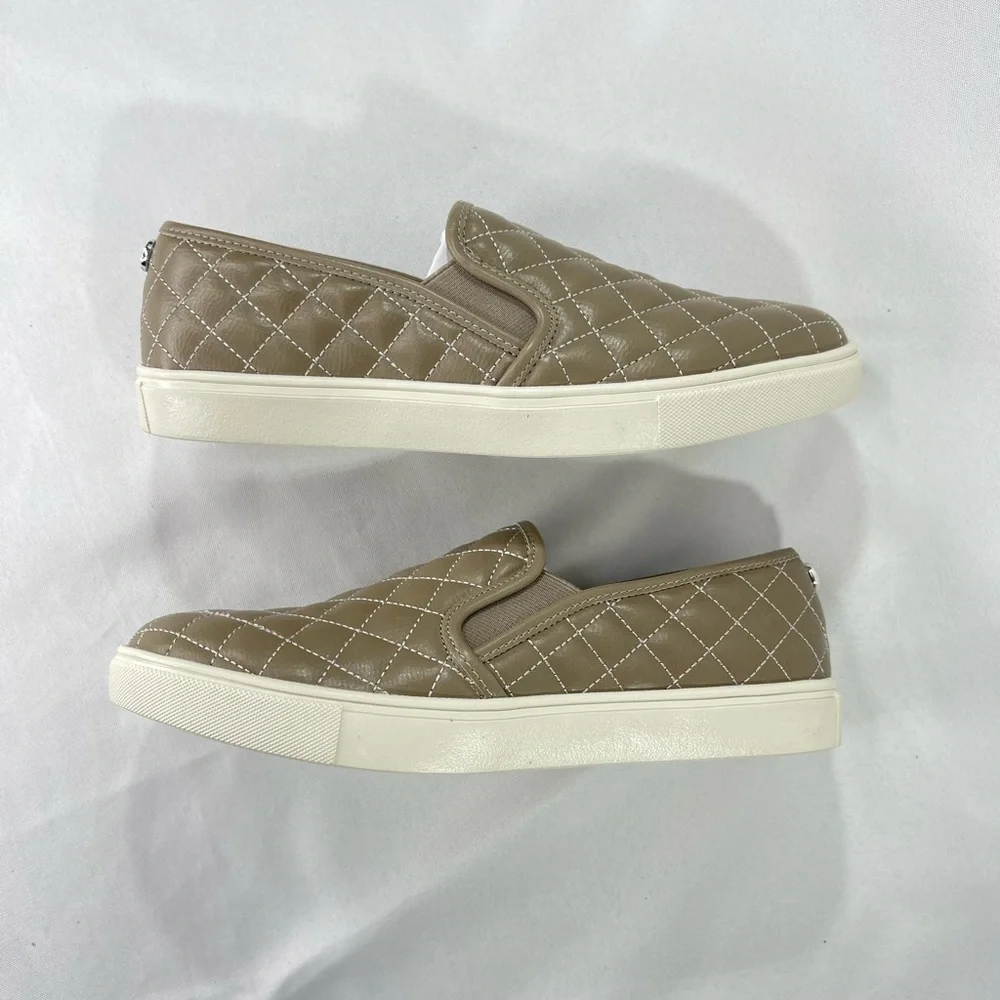 Steve Madden Womens Ecentrcq Slip On Sneaker. Color Gray. Size 9 NEW!!